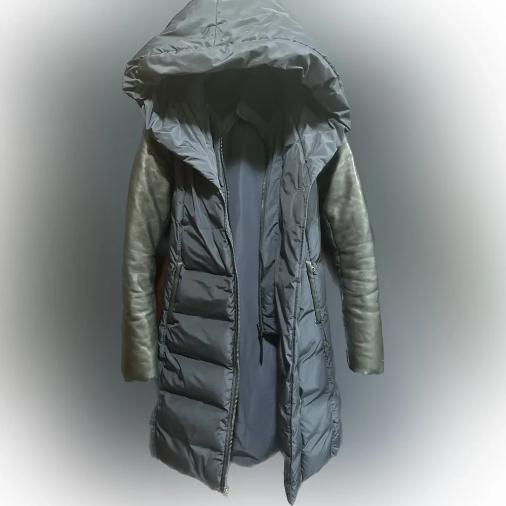 Mackage Leather Sleeves Navy Blue/Black PUFFER Jacket Size XS EUC - Picture 4 of 15